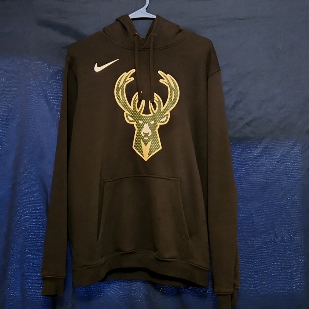 Milwaukee Bucks Club Fleece Hoodie
